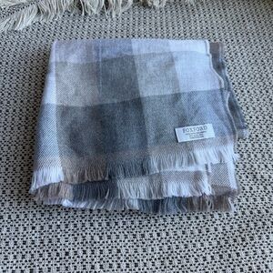 Foxford Classic Checkered Scarf in Gray and White